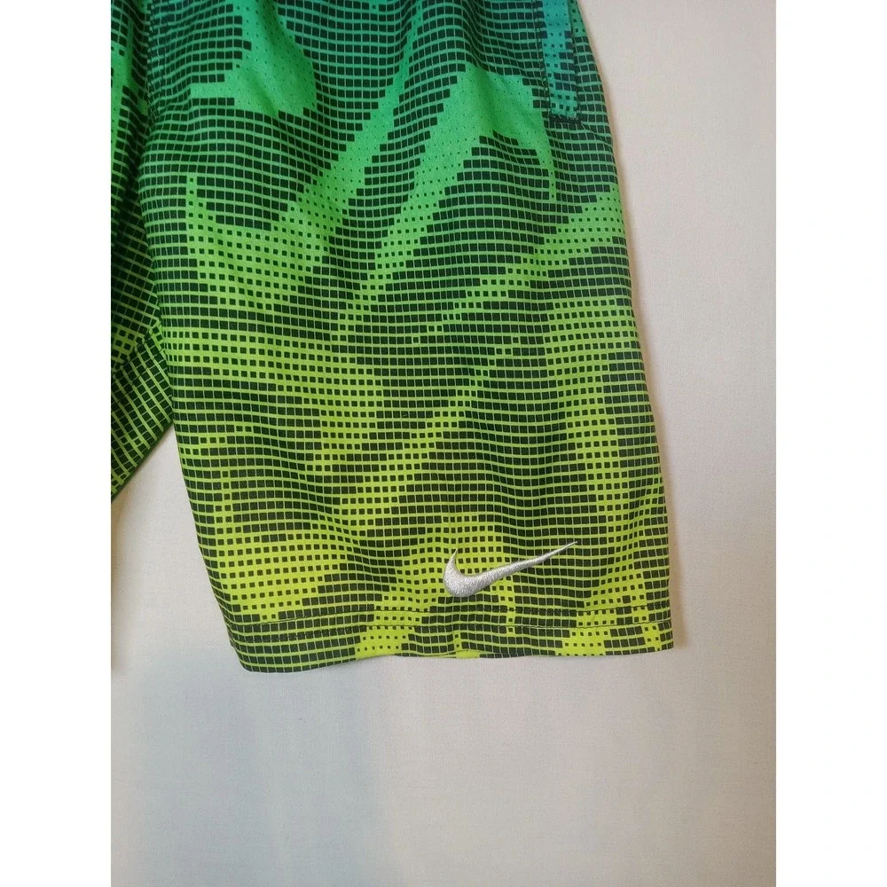 nike swim trunks Boys Small With Liner And Pockets And Drawstring Multicolor